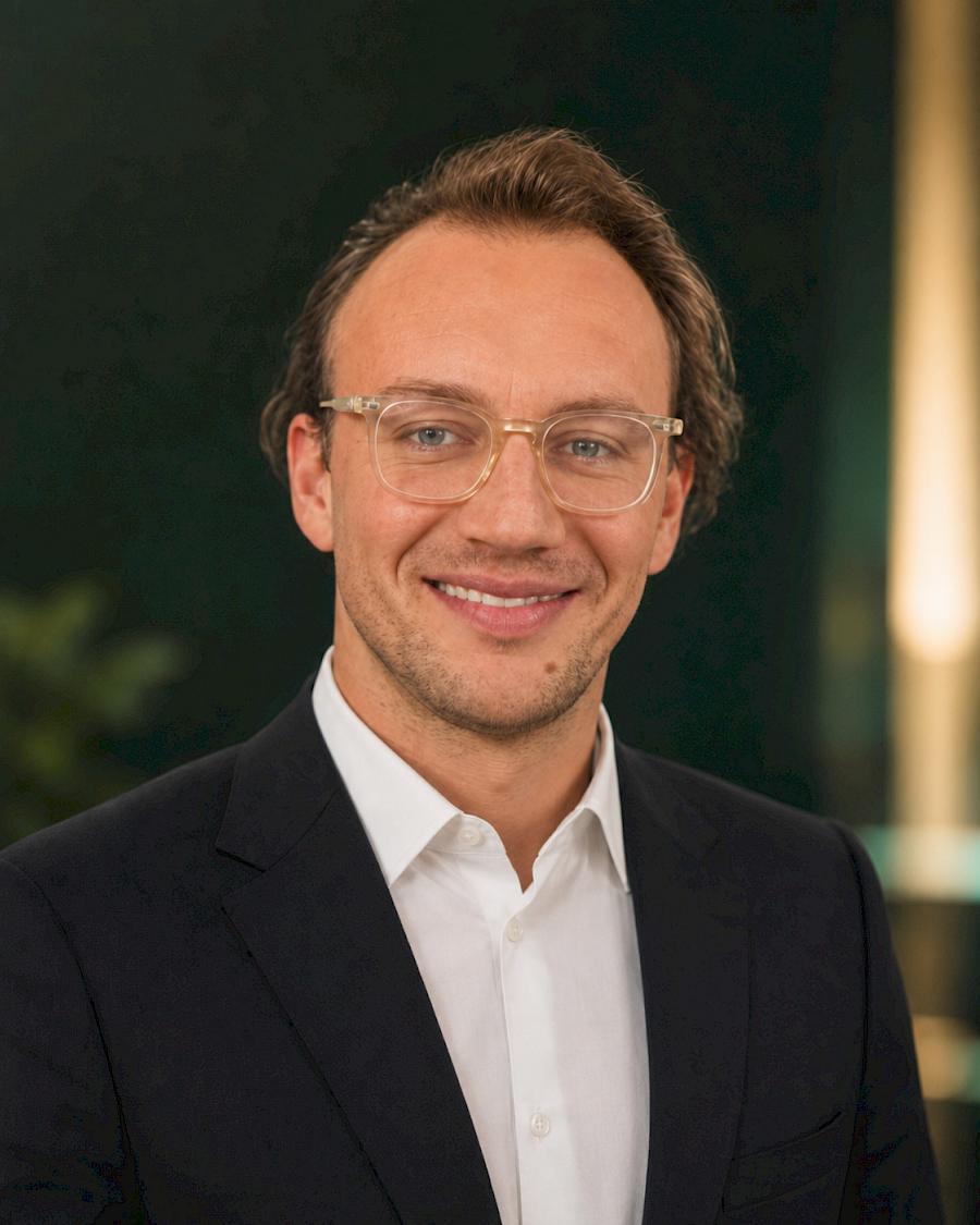Maximilian-Friedrich B&ouml;ntert &mdash; Chief Sales Officer